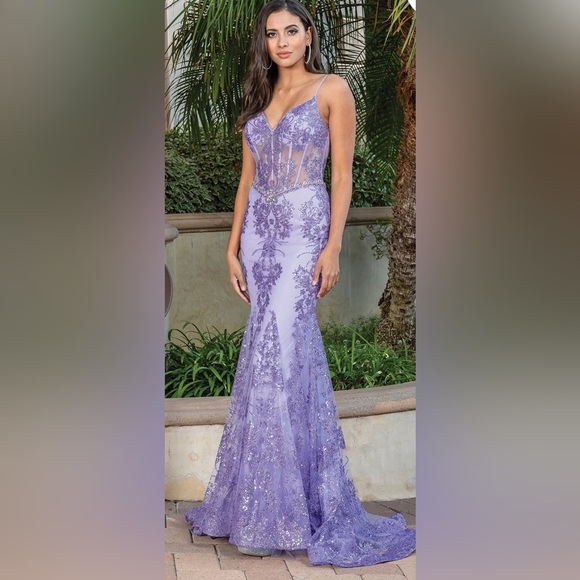 LILAC PROM DRESS - Picture 4 of 6